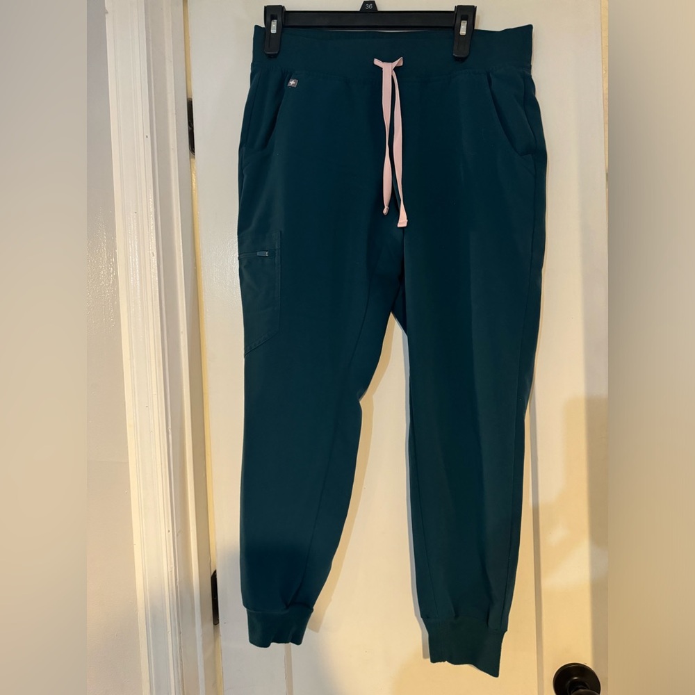 Zamora Figs Scrub Pants